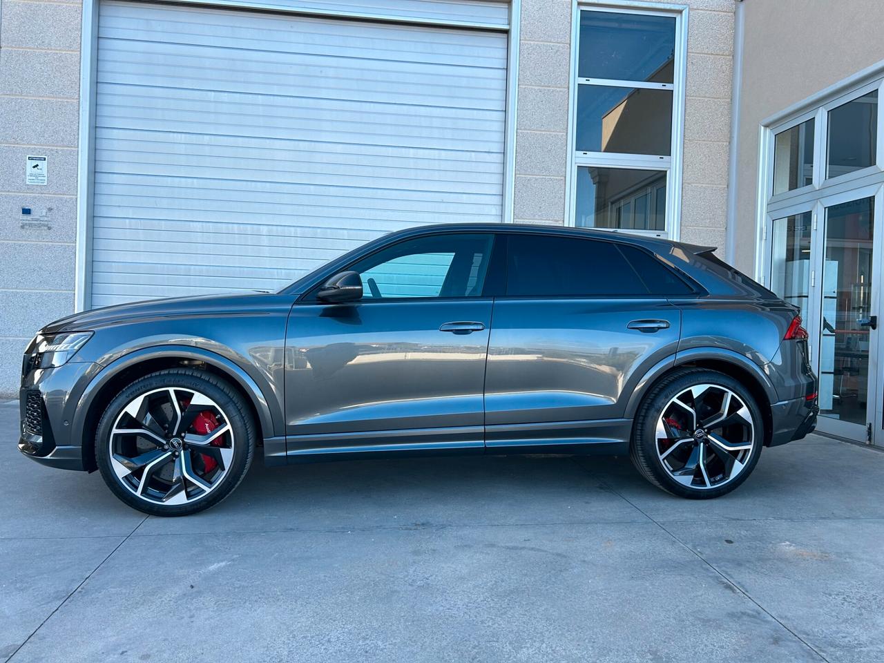Audi RSQ8 TFSI V8 600CV quattro tiptronic