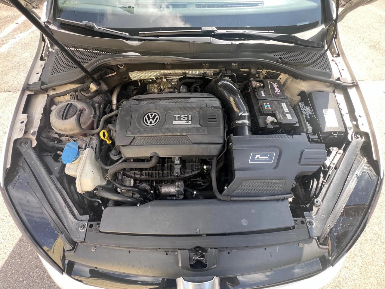 Volkswagen Golf 2.0 TSI R #10432