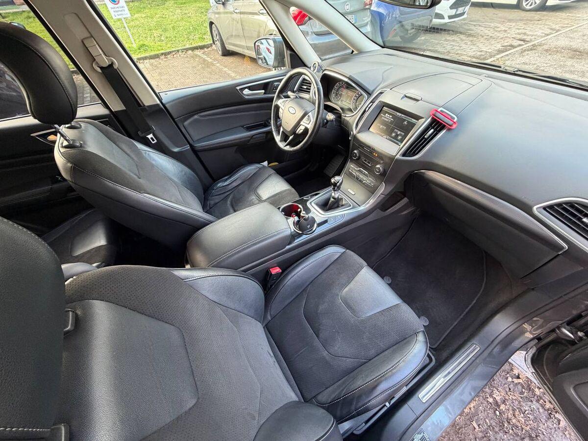 Ford Galaxy 2.0 tdci Titanium Business s&s 150cv 7 POSTI!