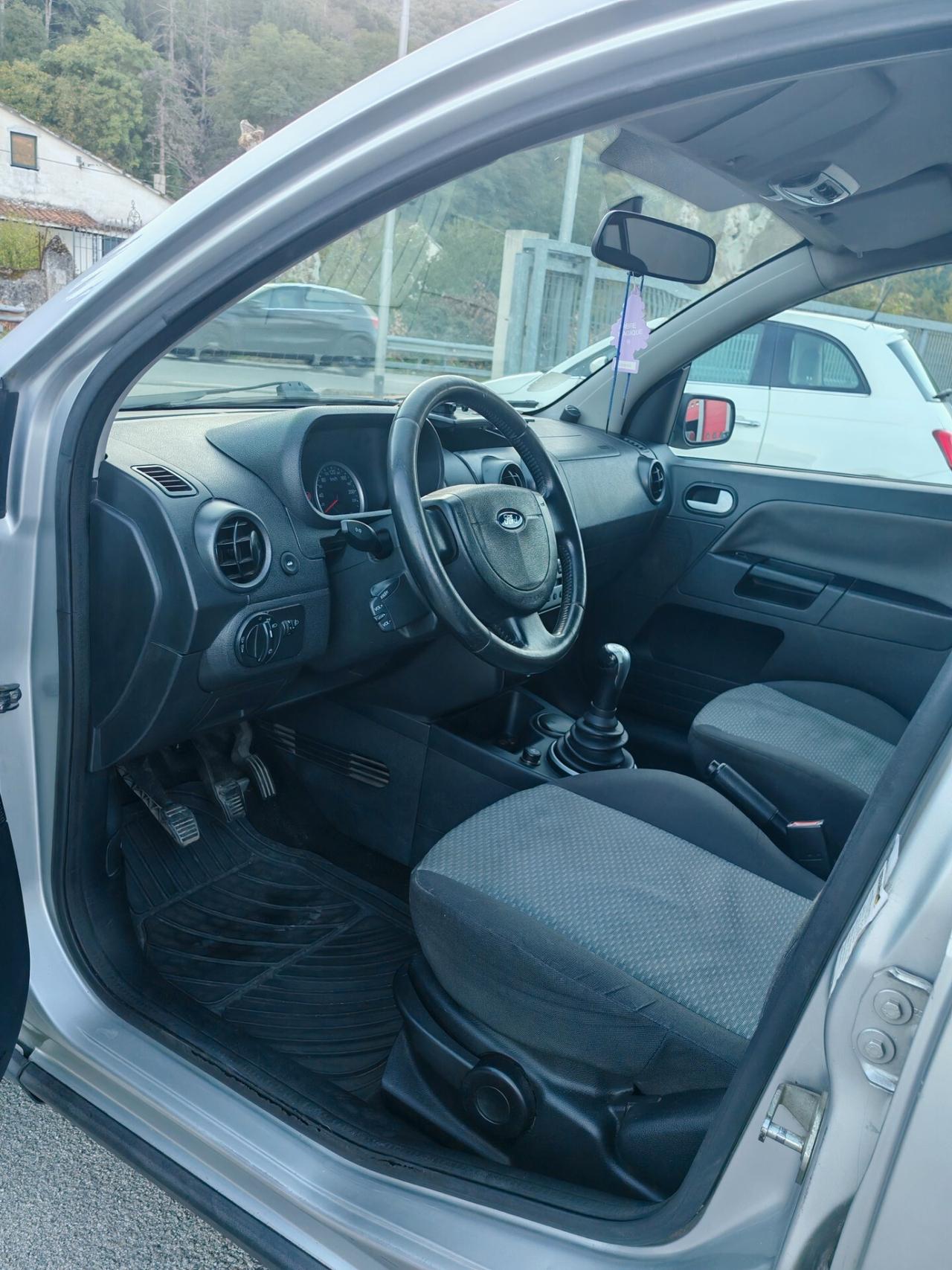 Ford Fusion 1.4 TDCi 5p. Leather