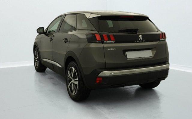 PEUGEOT 3008 Hybrid 136 e-DCS 6 Allure Pack