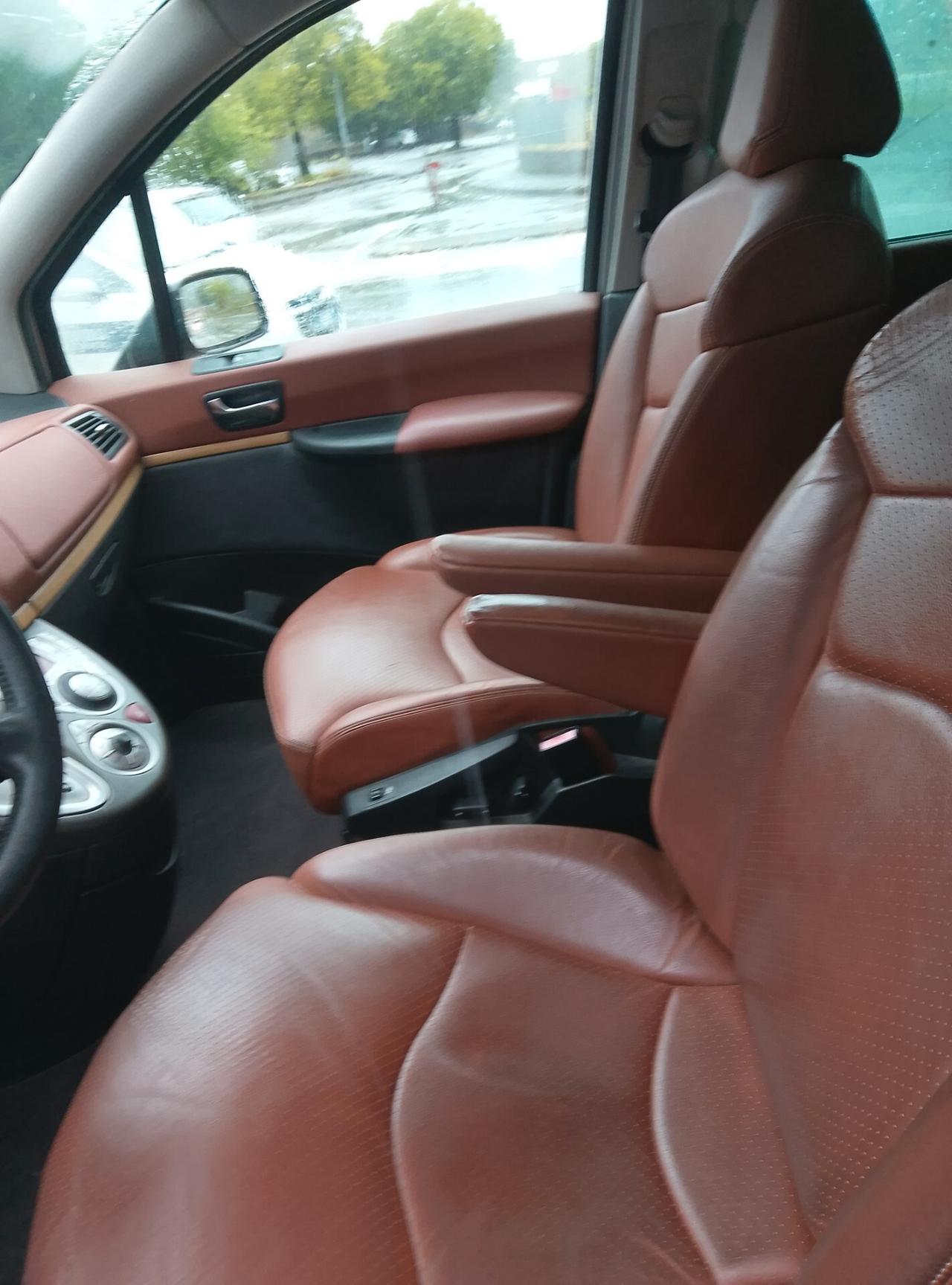 Lancia Phedra 2.2 MJT Platino