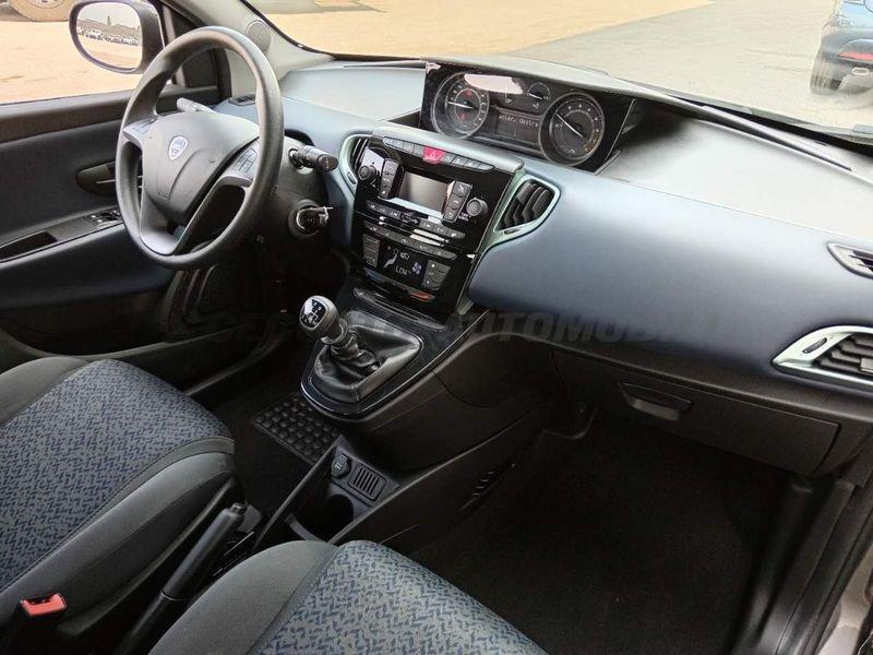 Lancia Ypsilon Ypsilon 1.0 firefly hybrid Oro s&s 70cv