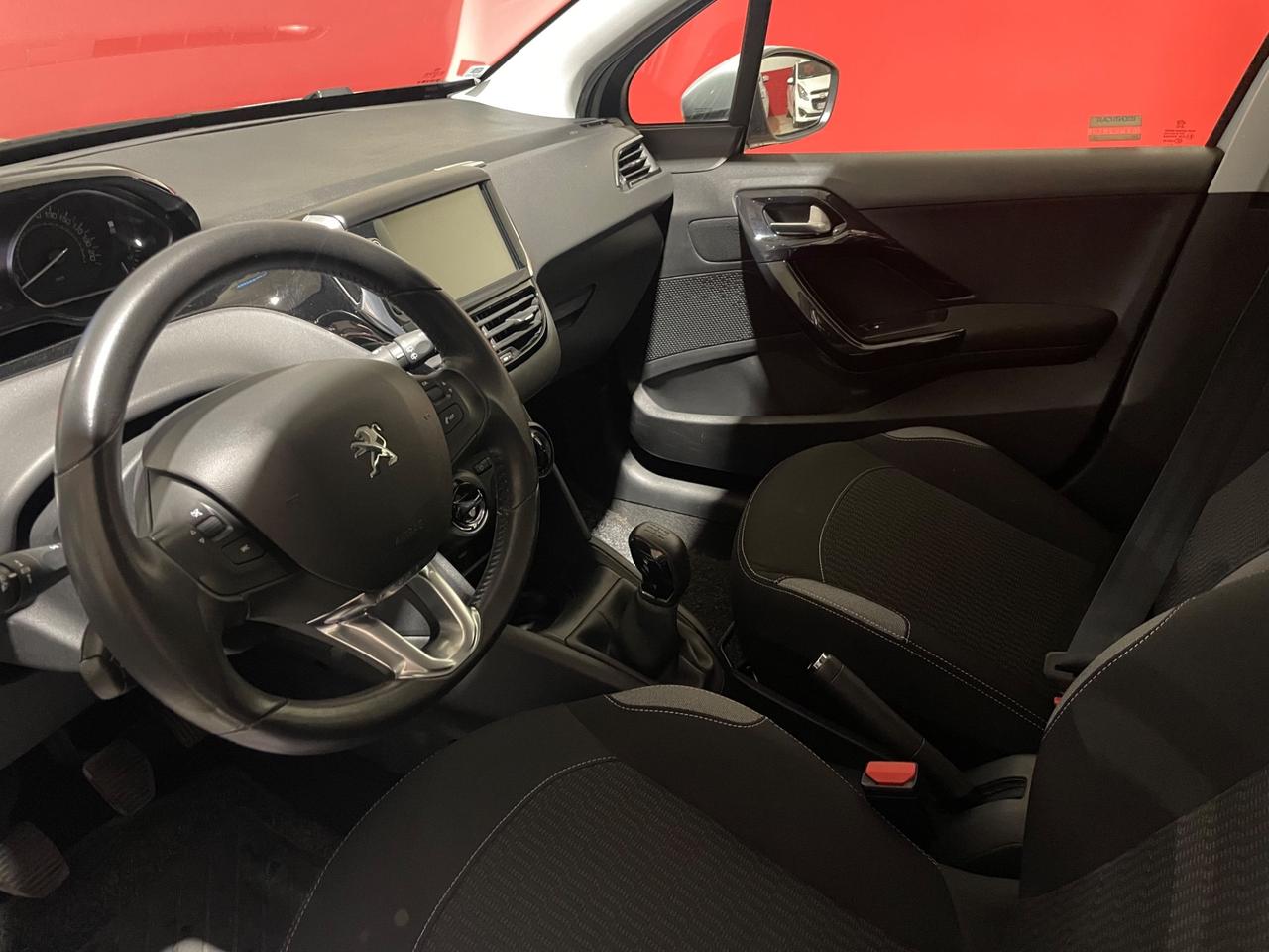 Peugeot 208 PureTech 82 5 porte Allure
