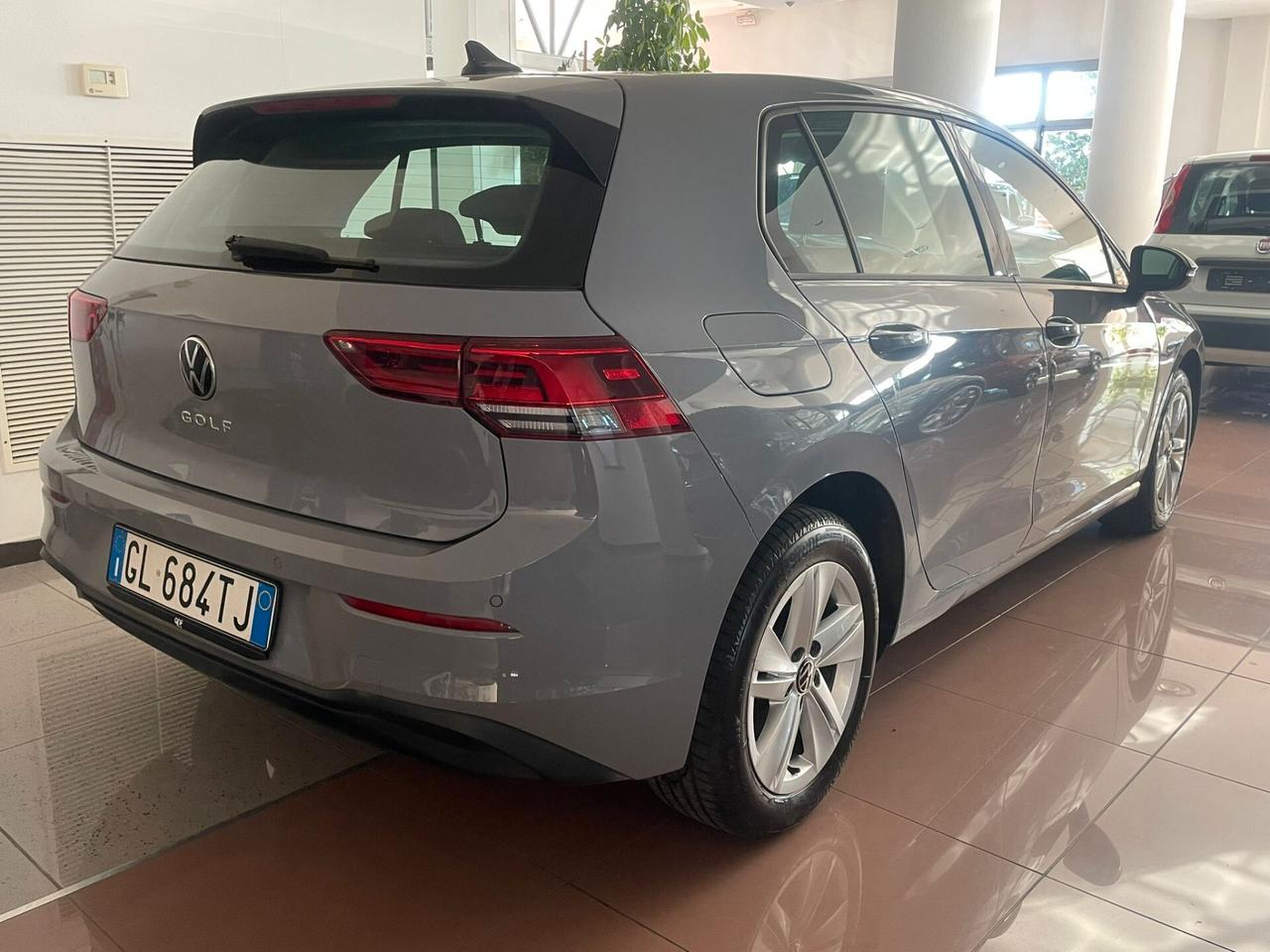 VOLKSWAGEN GOLF 8 LIFE 2.0 TDI