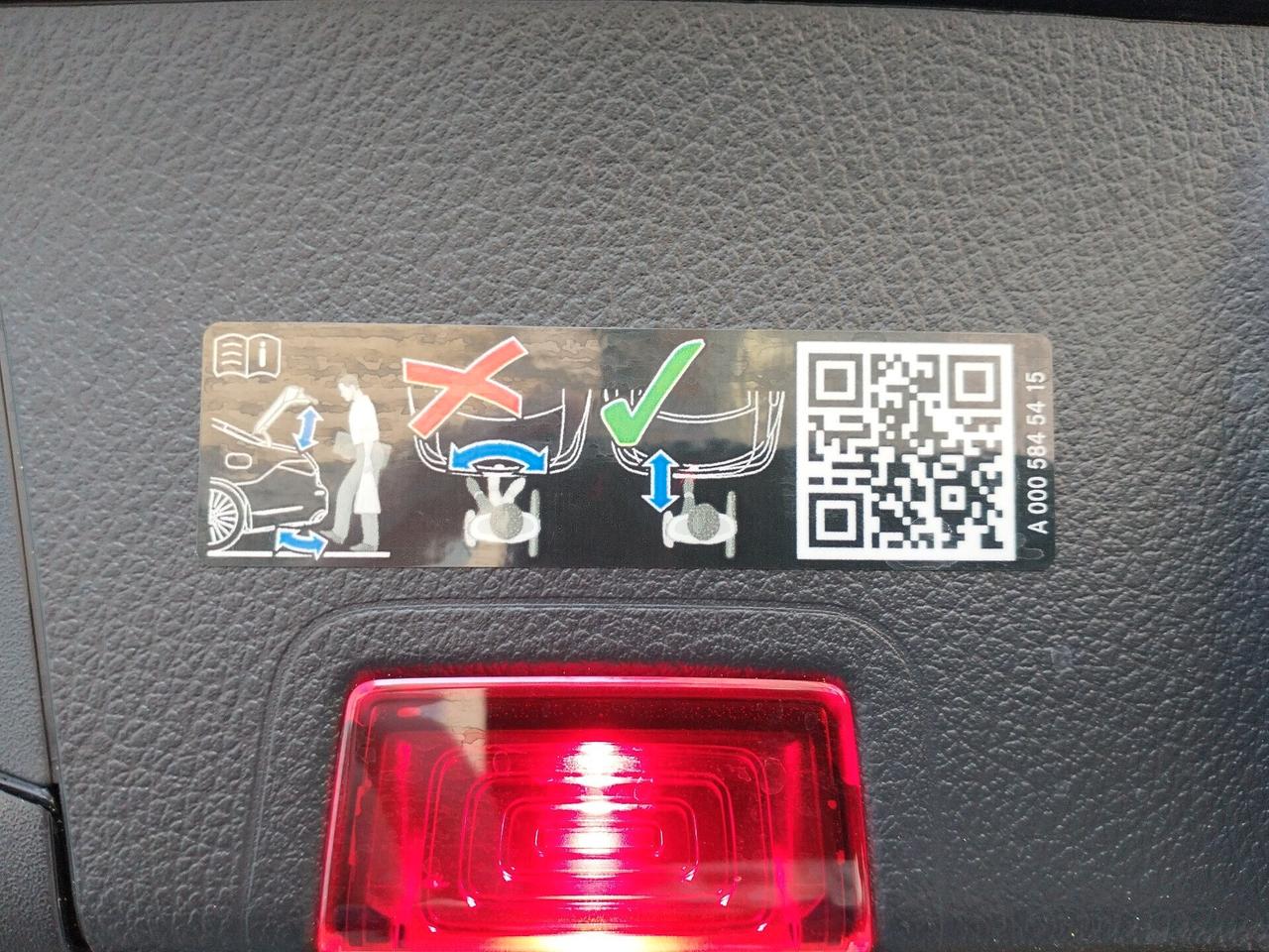 Mercedes-Benz GLA 200 d AMG Line Premium auto * SOLI 22.000 KM *