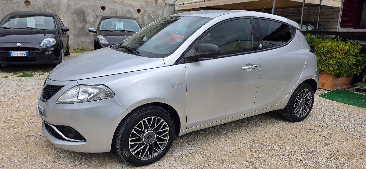 LANCIA Ypsilon 1.2 69 CV 5p. GPL Ecochic Silver