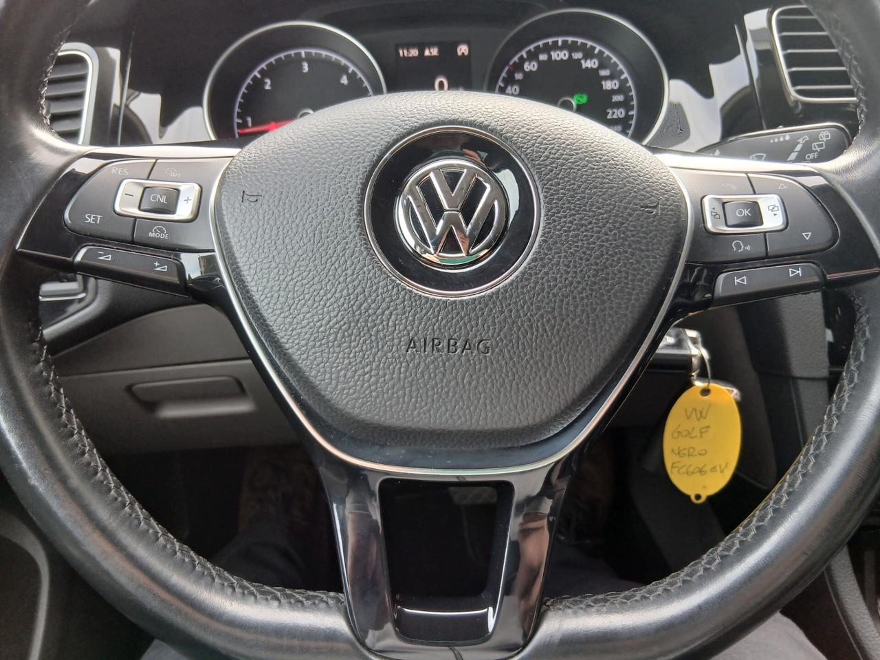 Volkswagen Golf 1.6 TDI 110 CV DSG 5p. Executive con Led tua a € 199 mese