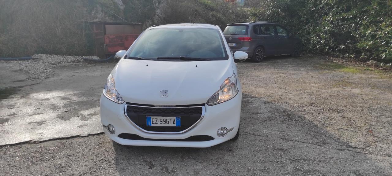 Peugeot 208 1.4 HDi 68 CV 5 porte Allure