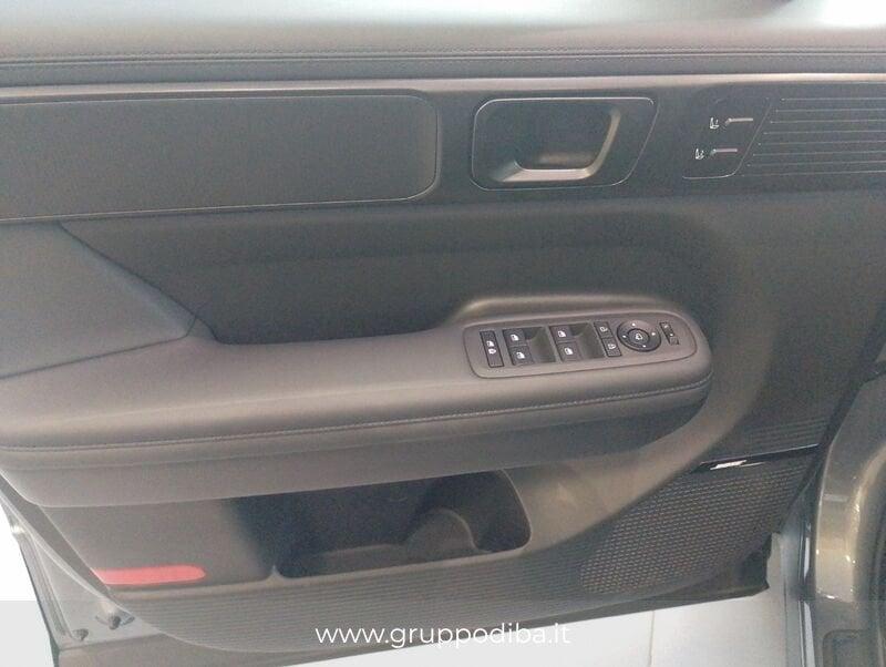Hyundai Santa Fe 1.6 Gamma II T-GDI Petrol 6 Speed A/T 4WD NEW 7P 1.6 PHEV 4WD X CLASS+CP