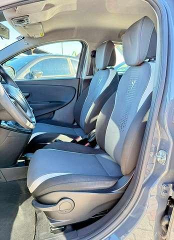 Lancia Ypsilon 1.2 8v S MomoDesign 69cv E6