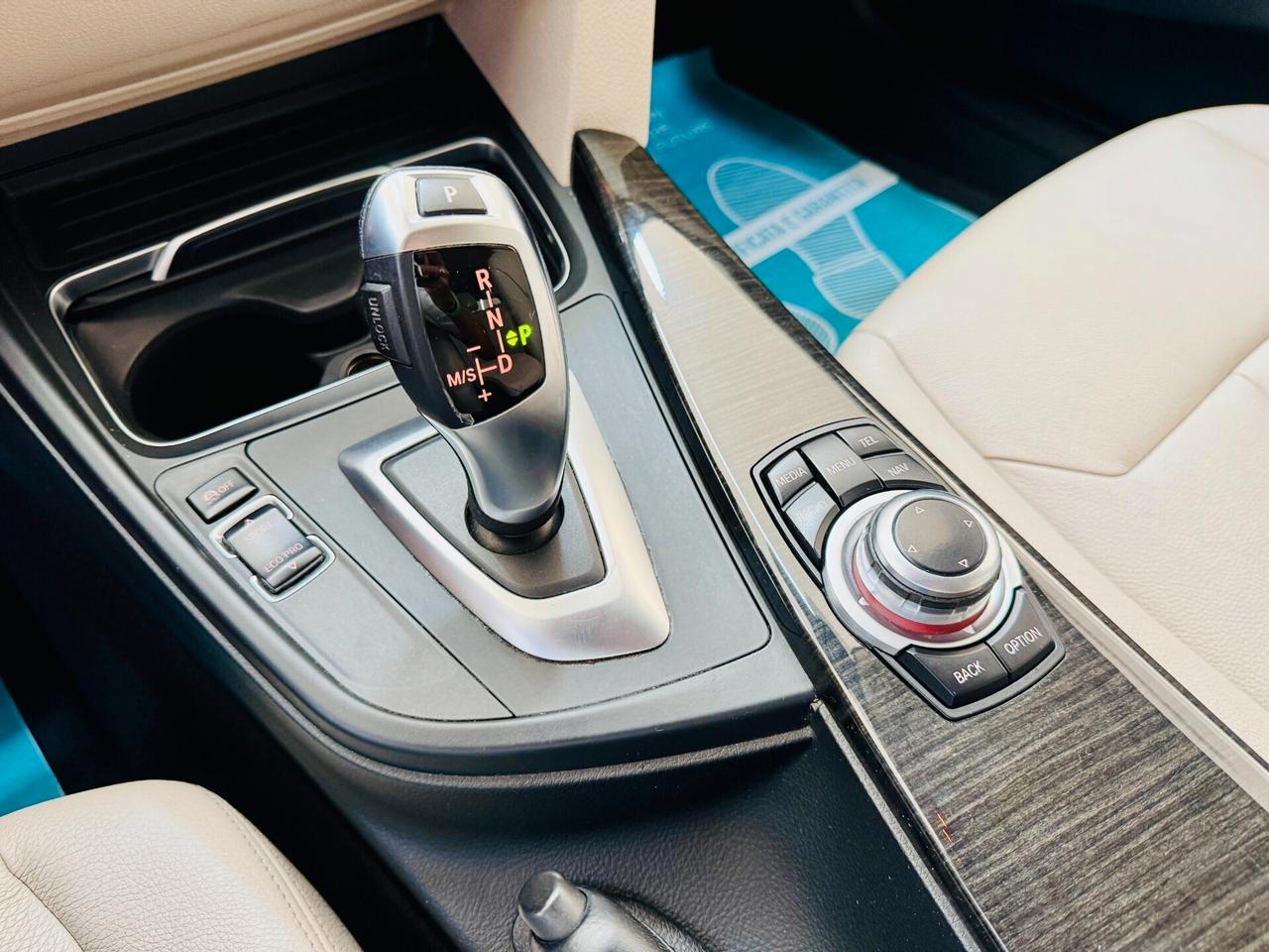 Bmw 316d Touring Luxury Autom/LED/Navi