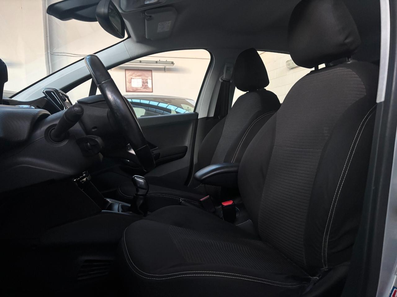 Peugeot 208 PureTech 82 5p. GPL Allure