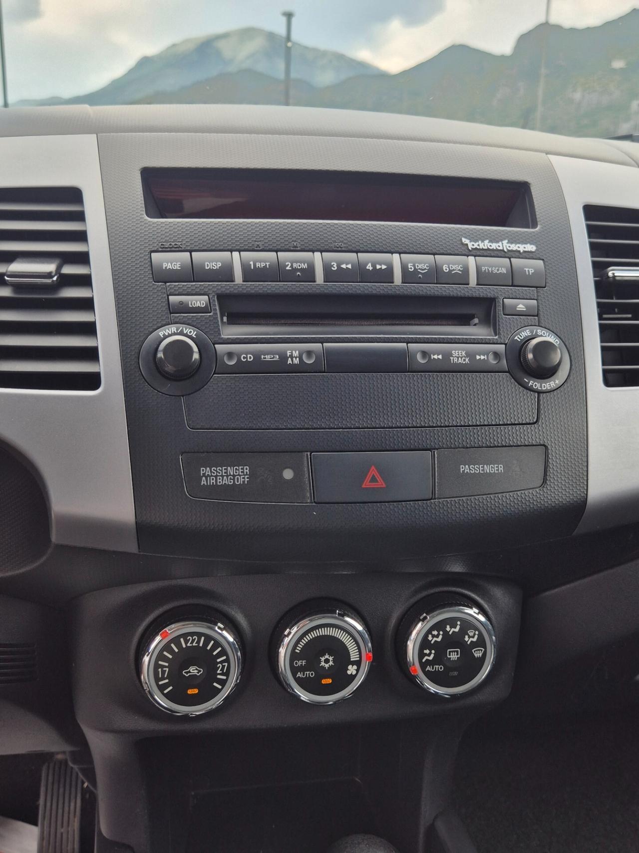 Mitsubishi Outlander 2.2 DI-D 4WD Intense