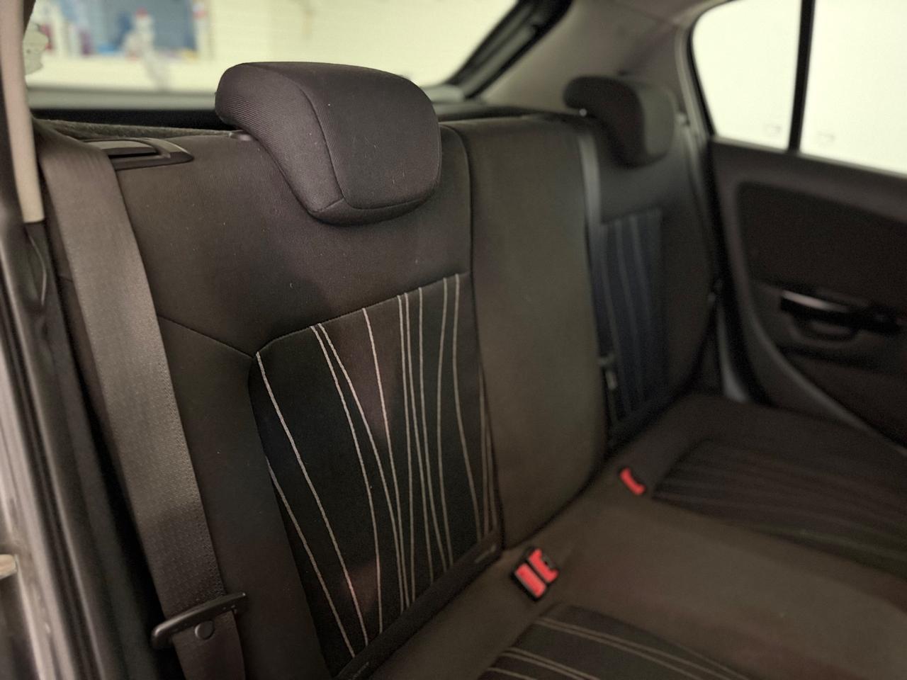 Opel Corsa 1.2 5 porte Cosmo NEOPATENTATI