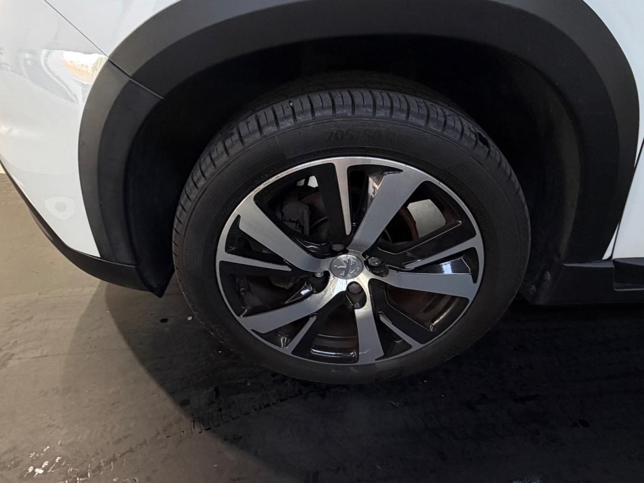 Peugeot 2008 BlueHDi 100 S&S Allure