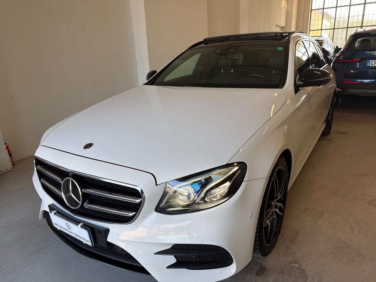 Mercedes E 220d AMG Line Tetto+Pelle+Led +Burmester Top Full