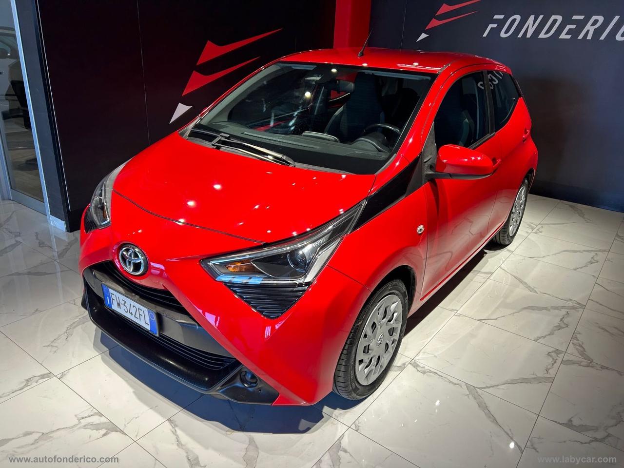 TOYOTA Aygo 1.0 VVT-i 72 CV 5p. x-clusiv