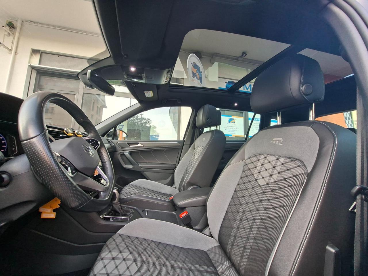 Volkswagen Tiguan 2.0 tdi R-Line 150cv dsg