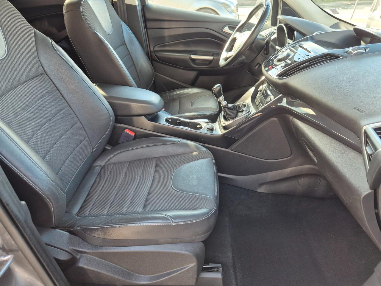 Ford Kuga 2.0 TDCI 140 CV 4WD Titanium