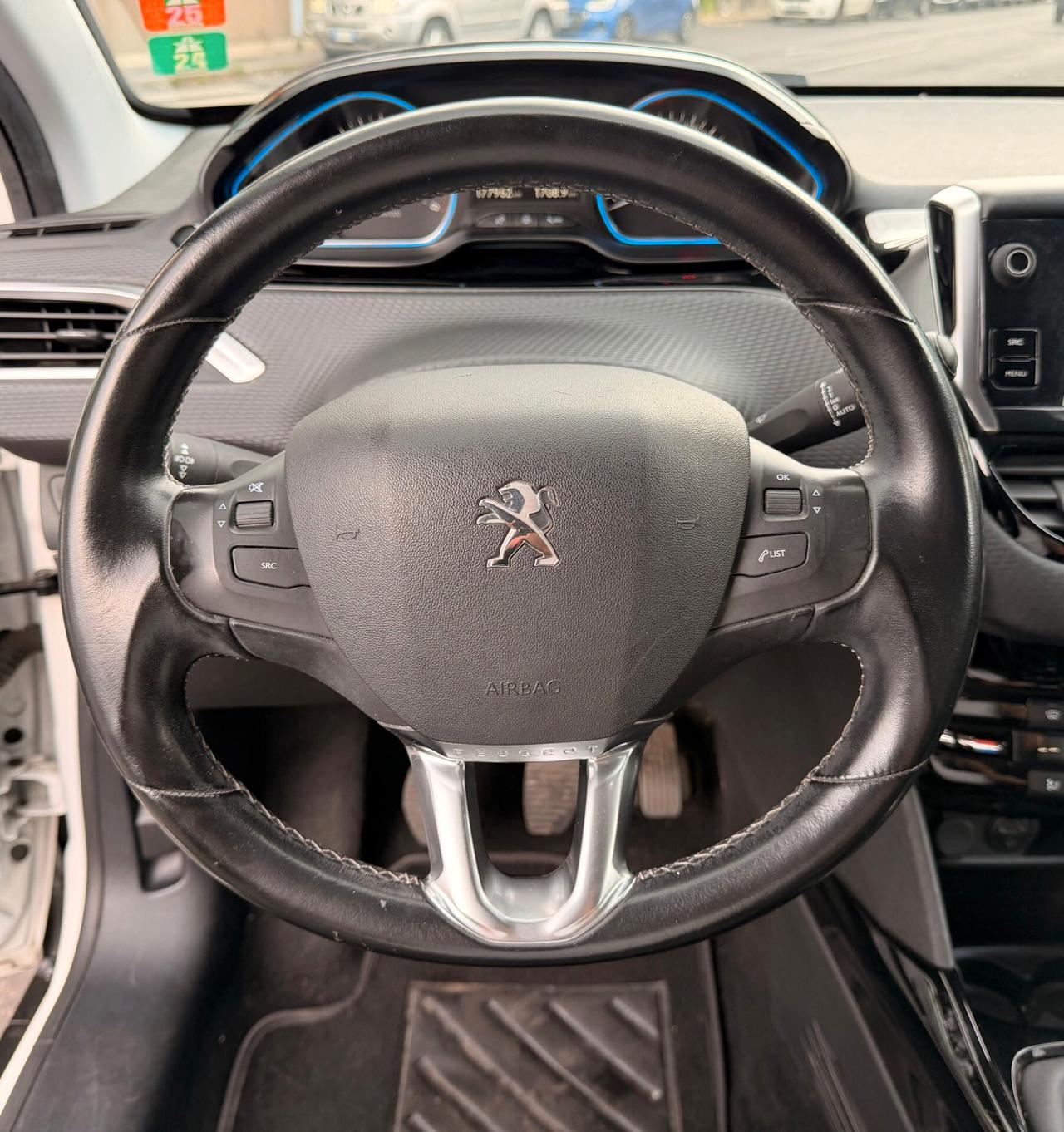 Peugeot 2008 BlueHDi 100 Allure