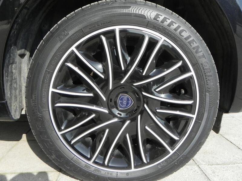 Lancia Ypsilon 1.0 FireFly 5 porte S&S Hybrid Gold