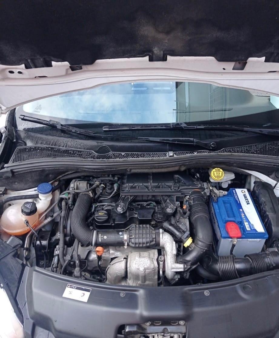 Peugeot 208 1.4 HDi 68 CV 5 porte Allure