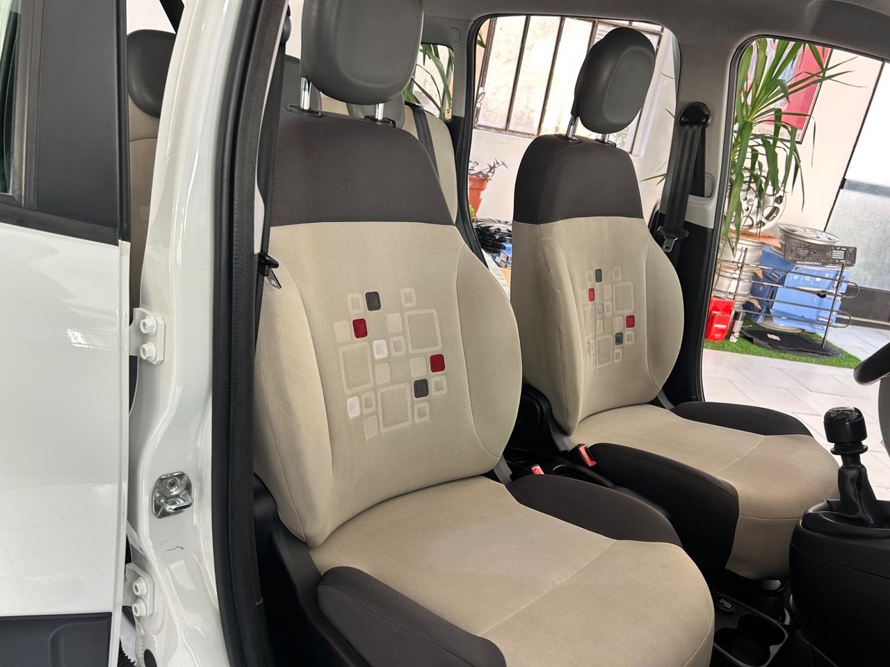 Fiat Panda 1.2 Lounge PARI AL NUOVO