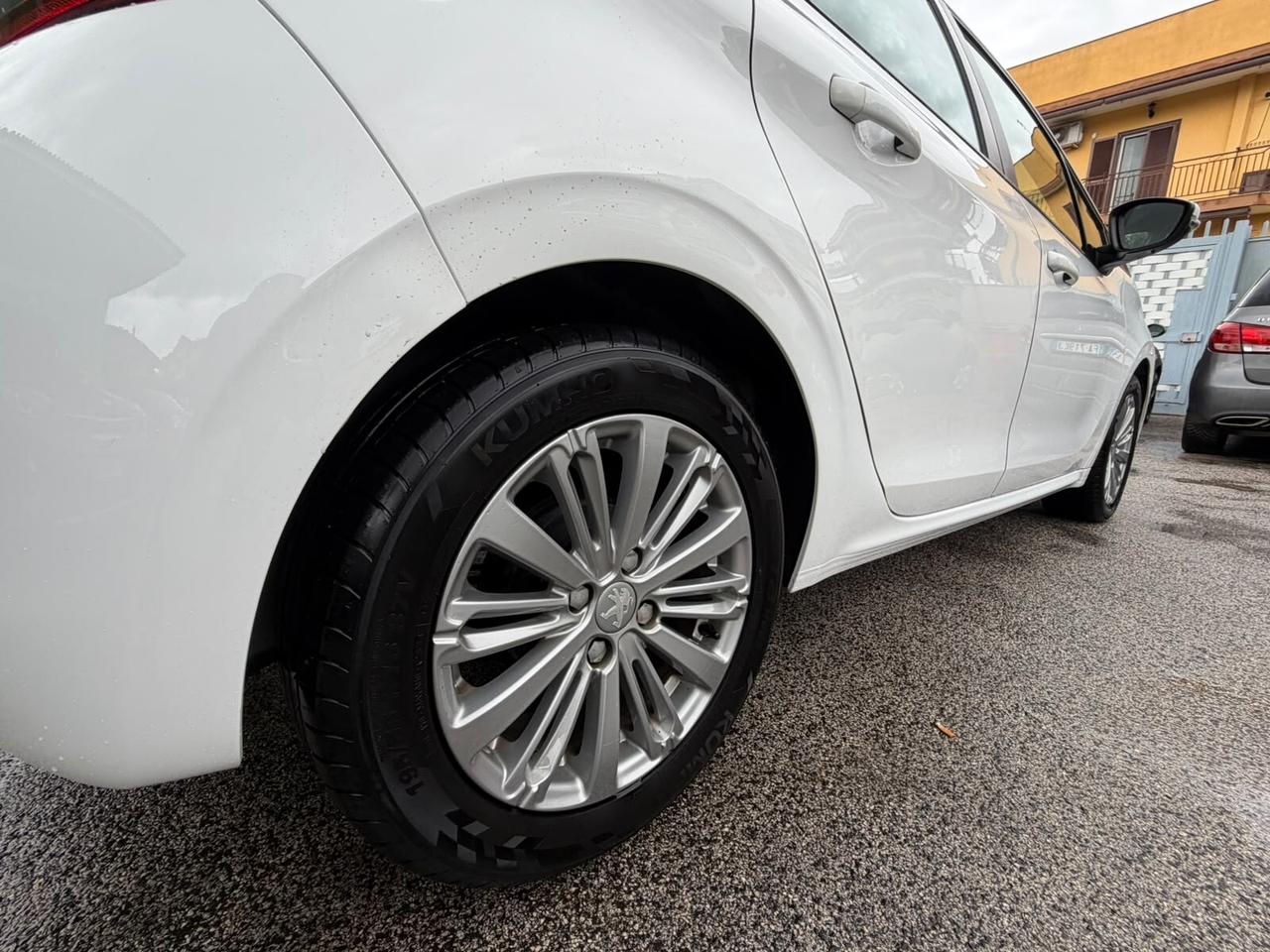 Peugeot 208 PureTech 82 5 porte Active