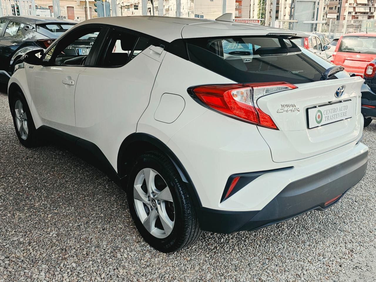Toyota C-HR 1.8 Hybrid E-CVT Business