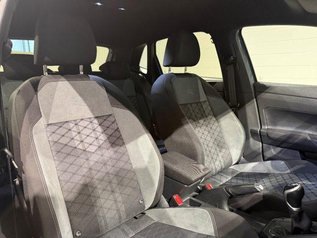 VOLKSWAGEN Polo 1.0 TSI R-Line NEOPATENTATI / PREZZO REALE