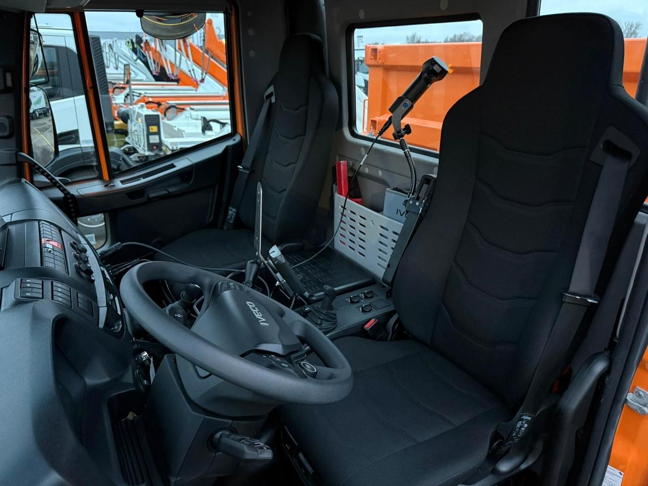Iveco eurocargo 150E280 4x4 spazzaneve