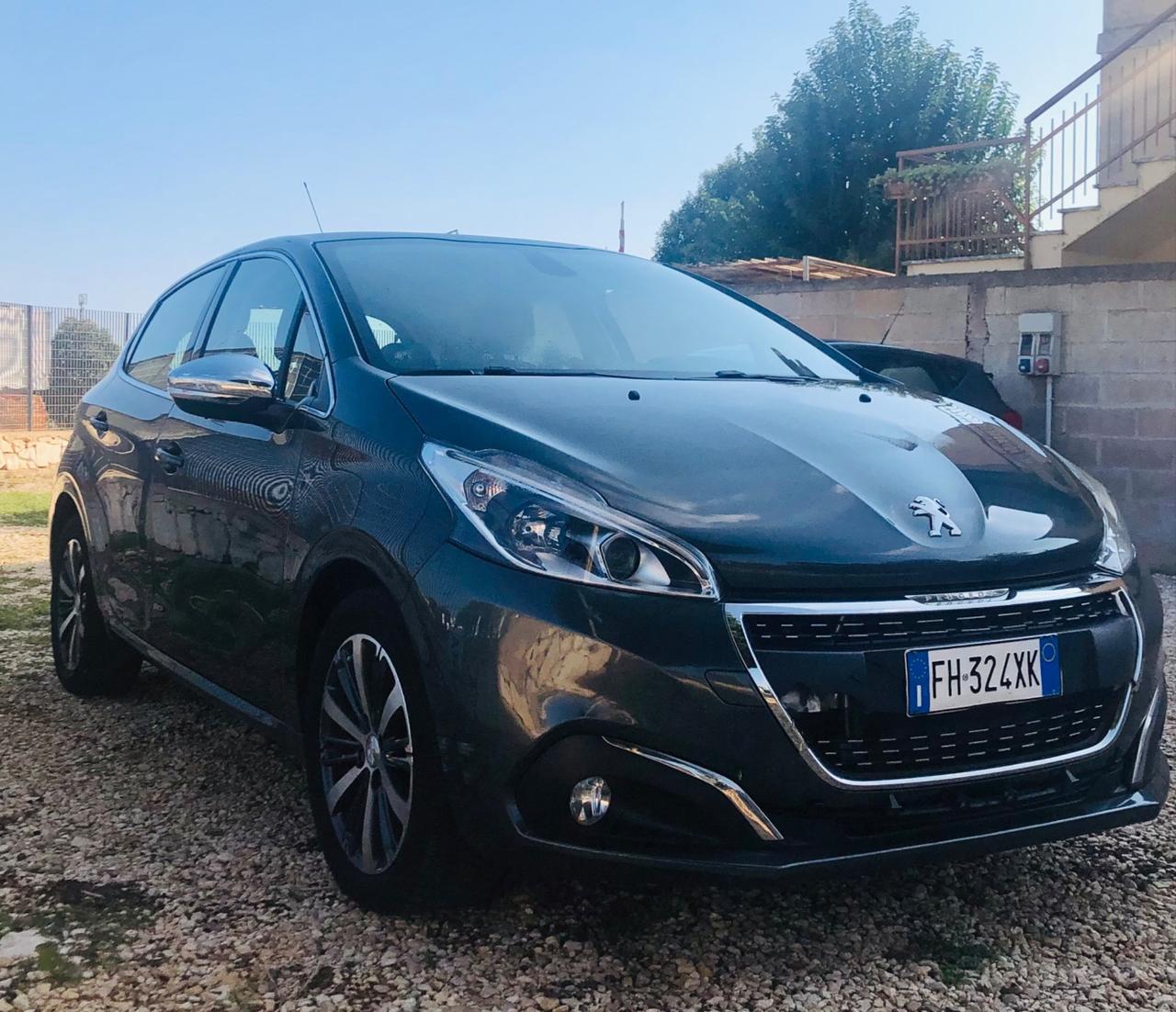 Peugeot 208 PureTech 82 5 porte Allure