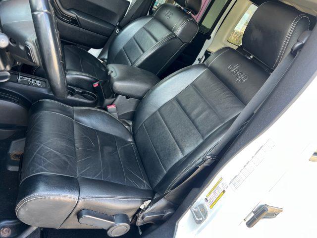 JEEP Wrangler Unlimited 2.8 CRD DPF Sahara Auto