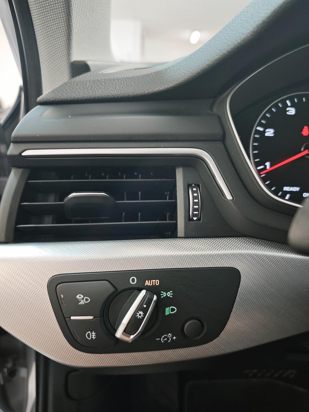 Audi A4 2.0 TDI 150 CV S tronic Business Sport COME NUOVA