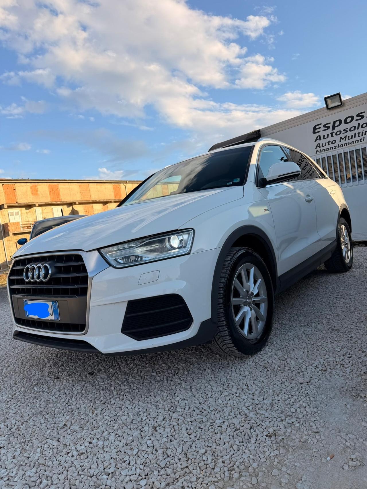 Audi Q3 2.0 TDI 150 CV anno 2016 con gancio traino