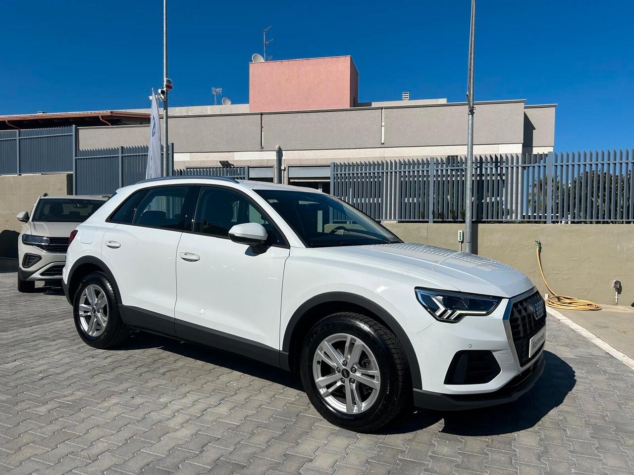 Audi Q3 35 TDI S tronic Business