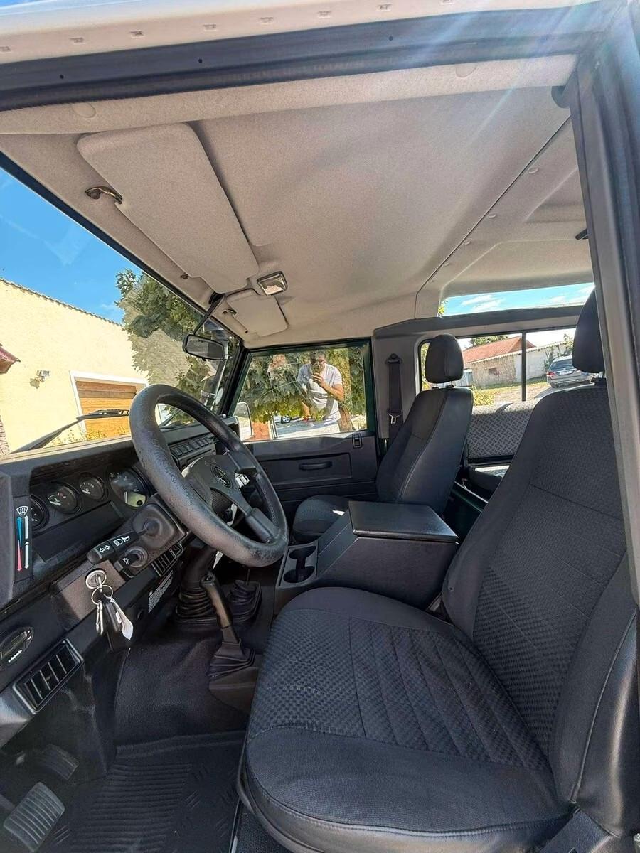 Land Rover Defender 90 2.5 Td5 SW 6 Posti