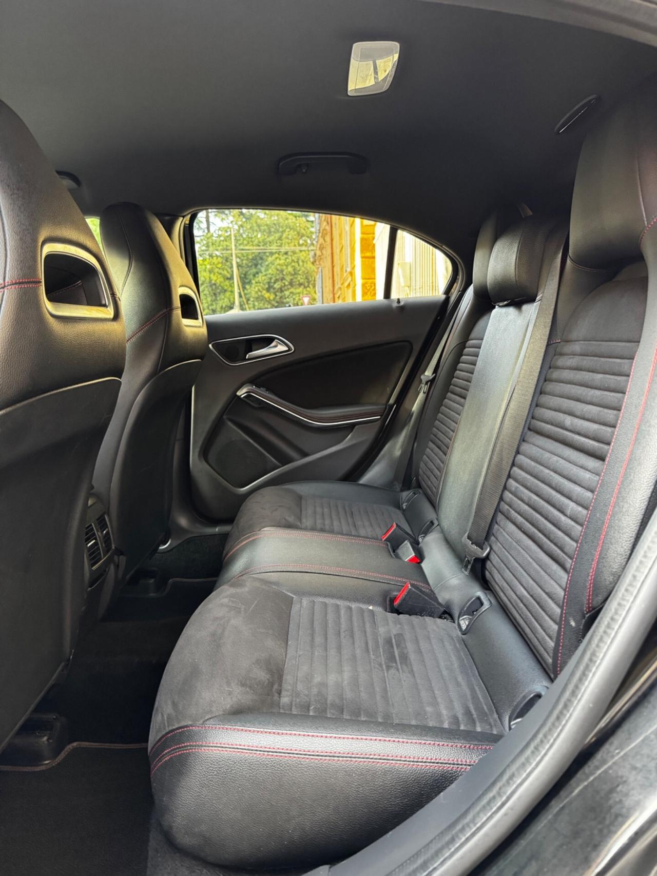 Mercedes-benz A 180d Premium AMG NIGHT EDITION- PERMUTABILE