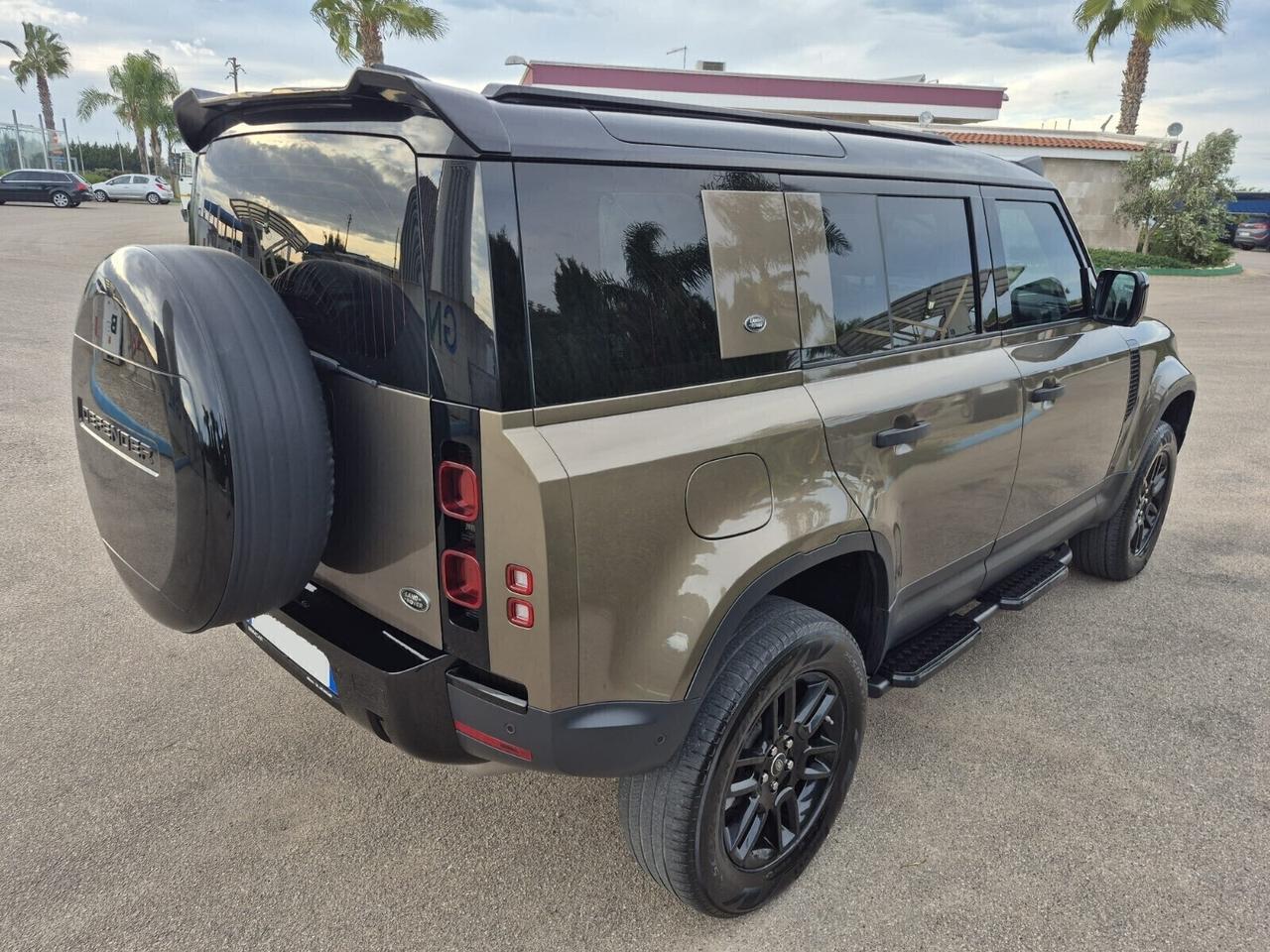 LAND ROVER DEFENDER 110 2.0 240 Cv TETTO APRIBILE 7 POSTI -8-2020