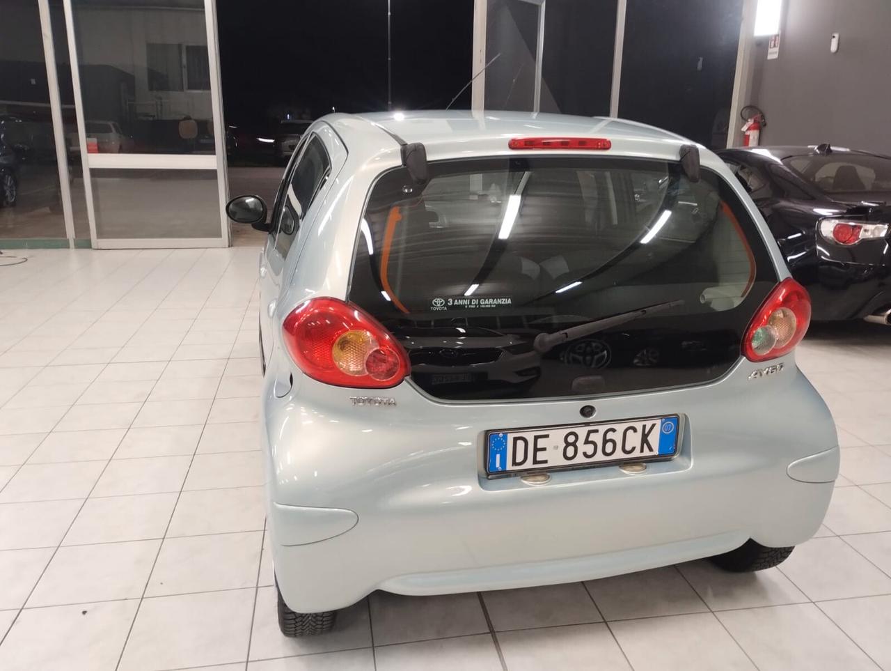 Toyota Aygo 1.0 12V VVT-i 5 porte Sol 165.000 KM
