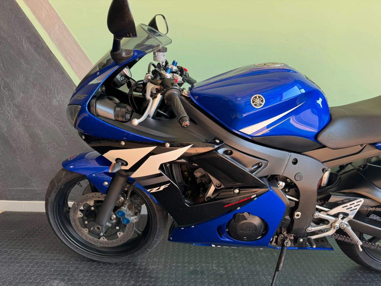 Yamaha YZF R6 * TUA A 87 EURO AL MESE CON FORMULA 50%