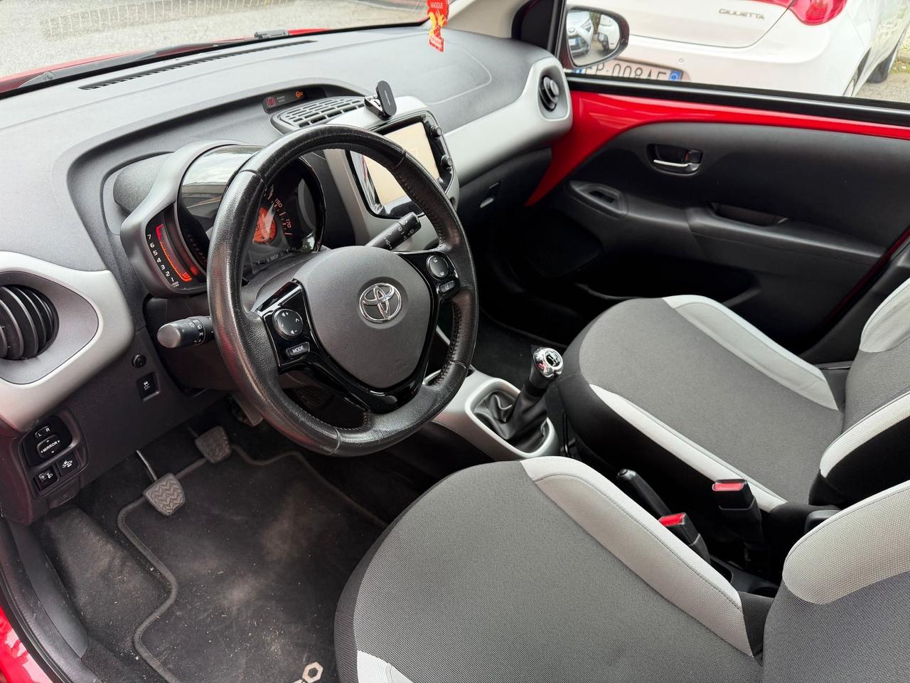 Toyota Aygo 1.0 VVT-i 69CV x-play *NEOPATENTATI*