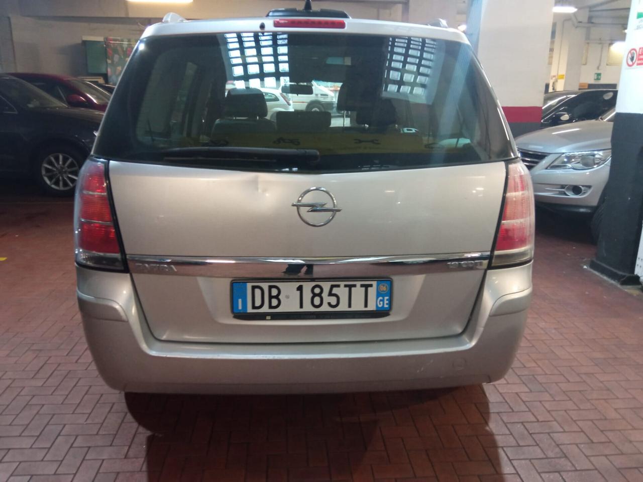 Opel Zafira 1.9 CDTI 120CV Cosmo 7 POSTI