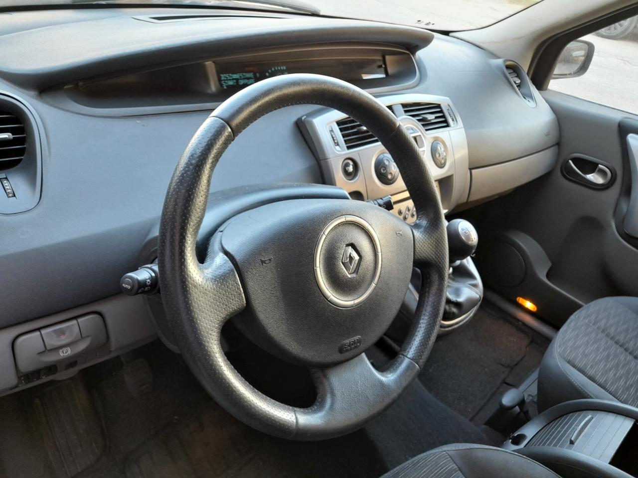 Renault Scenic Scénic 1.5 dCi/105CV Dynamique