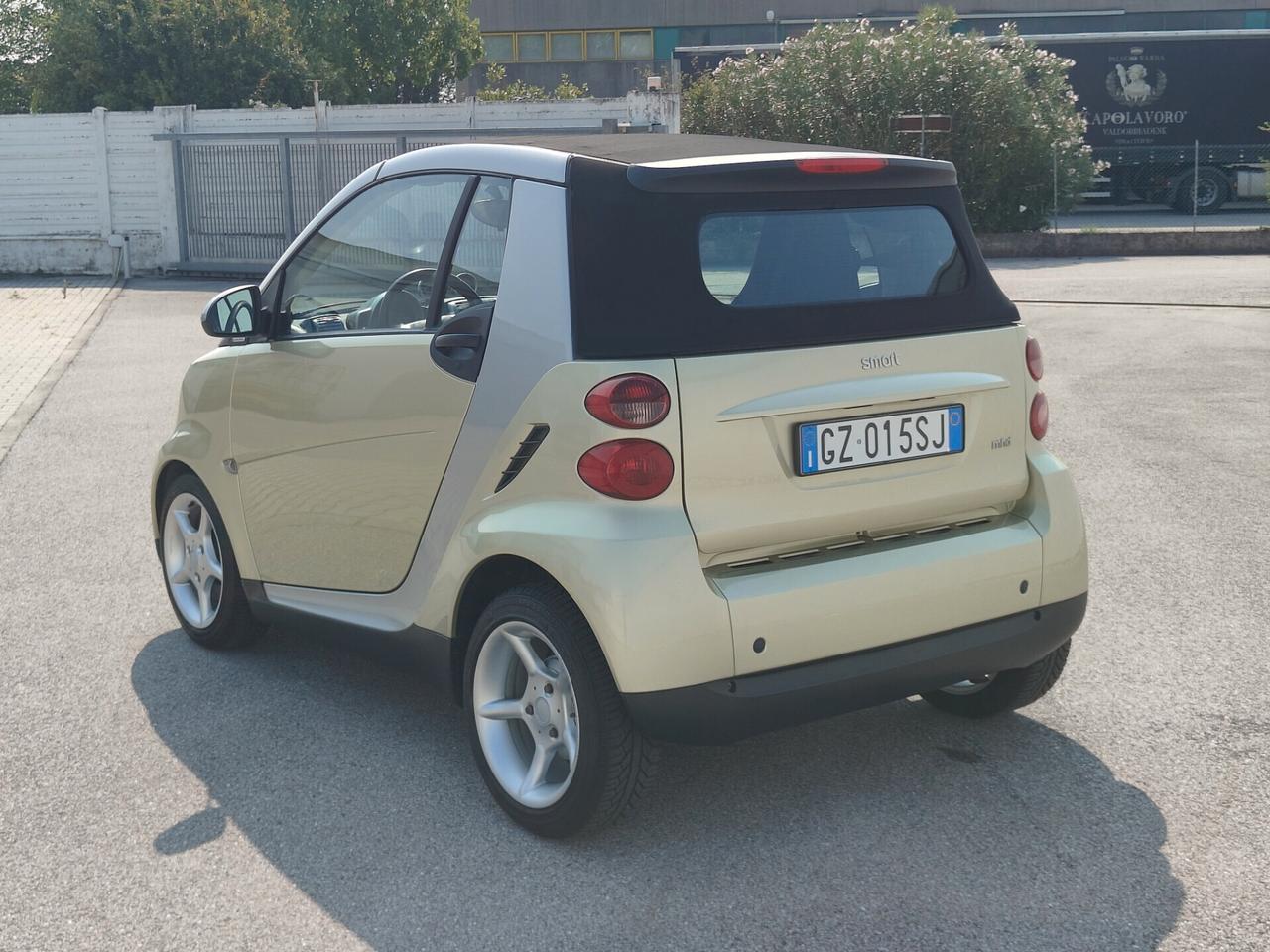 Smart ForTwo 1000 52 kW MHD cabrio passion