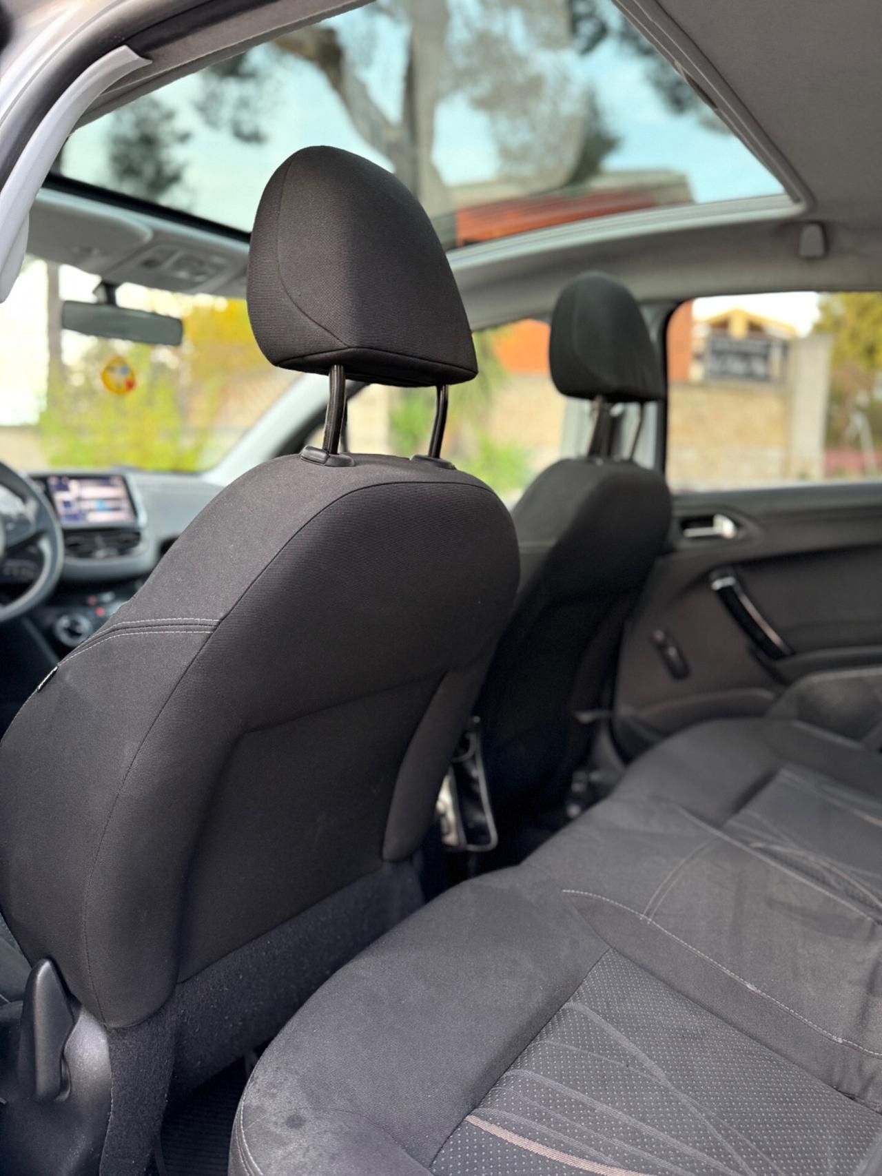 Peugeot 208 1.4 HDi 68 CV 5 porte Mix