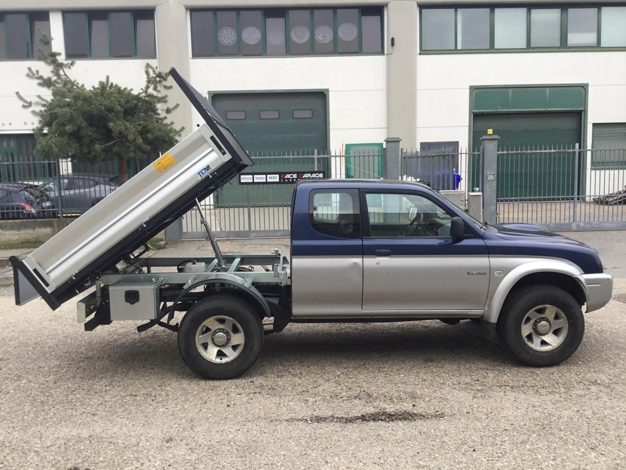 Mitsubishi L200 2.5 TDI 4WD Club cab cassone ribaltabile