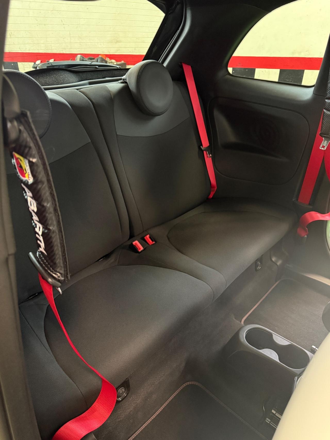 Abarth 695 1.4 Turbo T-Jet 180 CV. ESSEESSE