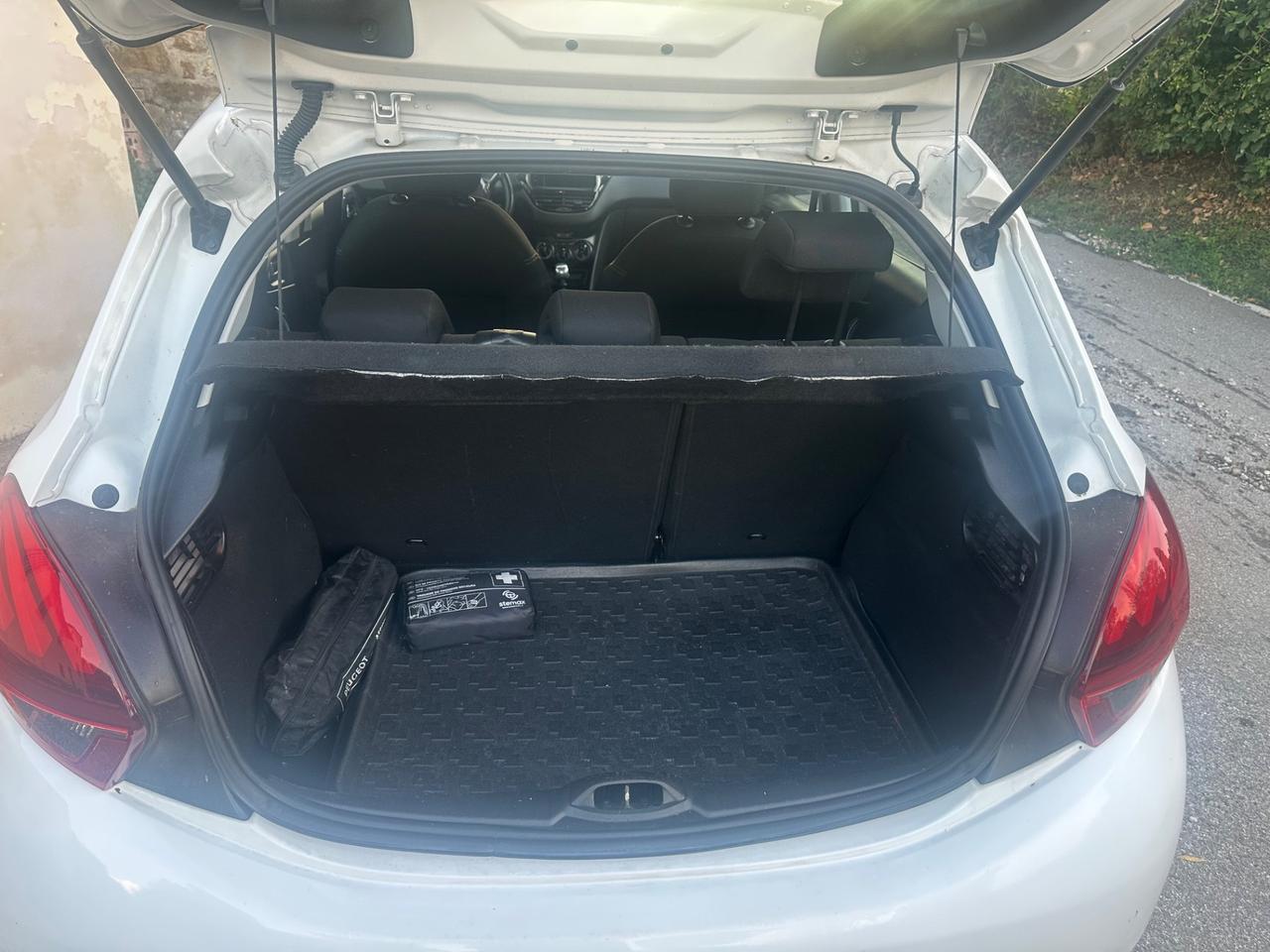 Peugeot 208 BlueHDi 5 porte Active